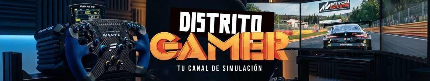 Banner profesional de DistritoGamer para YouTube, con un cockpit de simracing de alta gama que incluye base DD1, volante F1 y triple monitor.