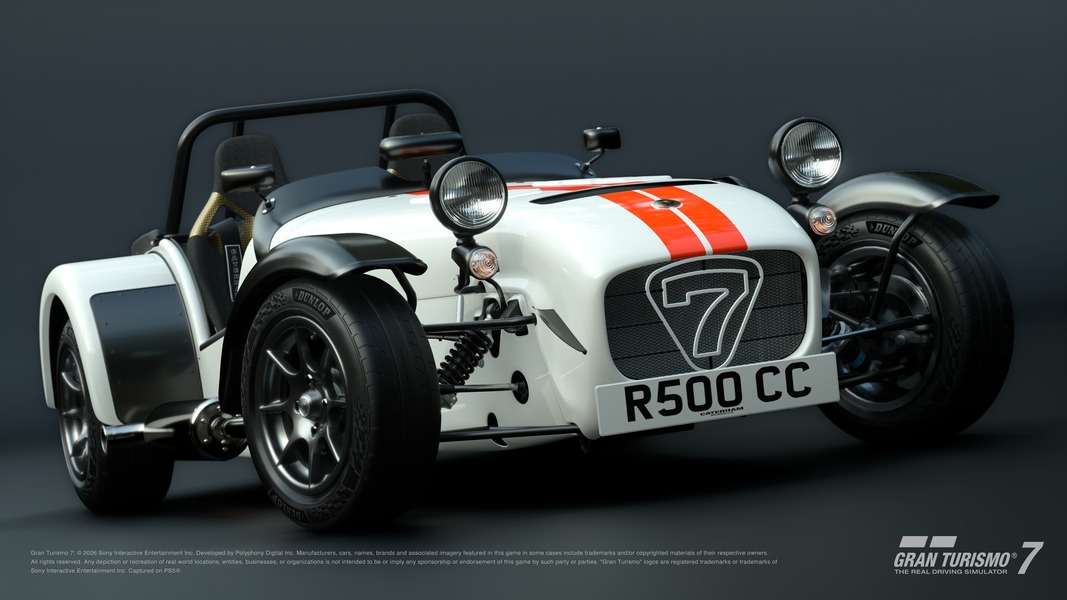 Caterham Seven Superlight R500 '08 de frente mostrando el diseño clásico en Gran Turismo 7